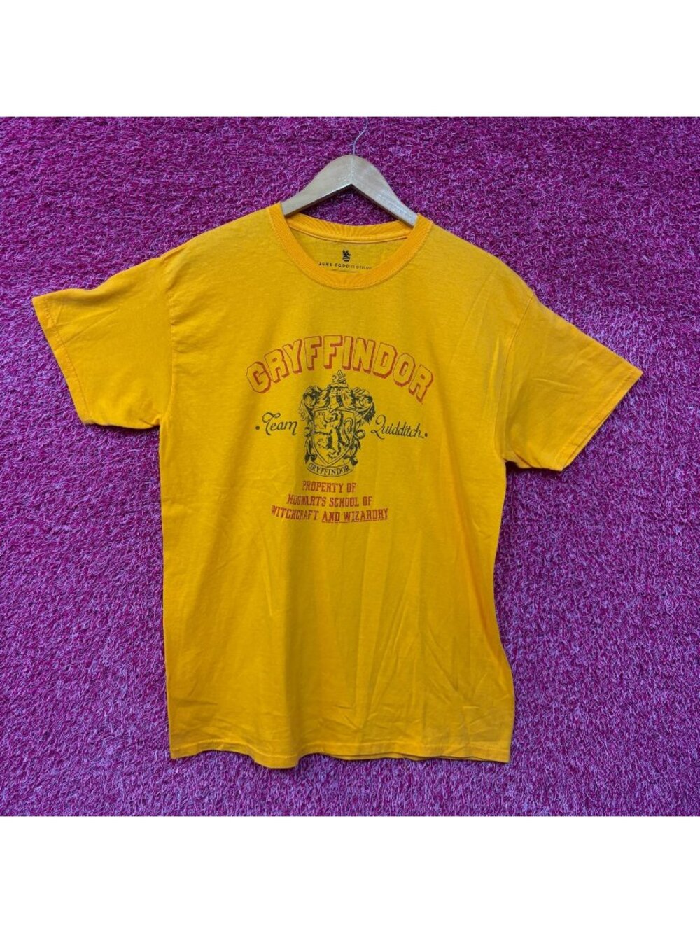 Harry Potter Gryffindor Team Quidditch Tshirt Size medium